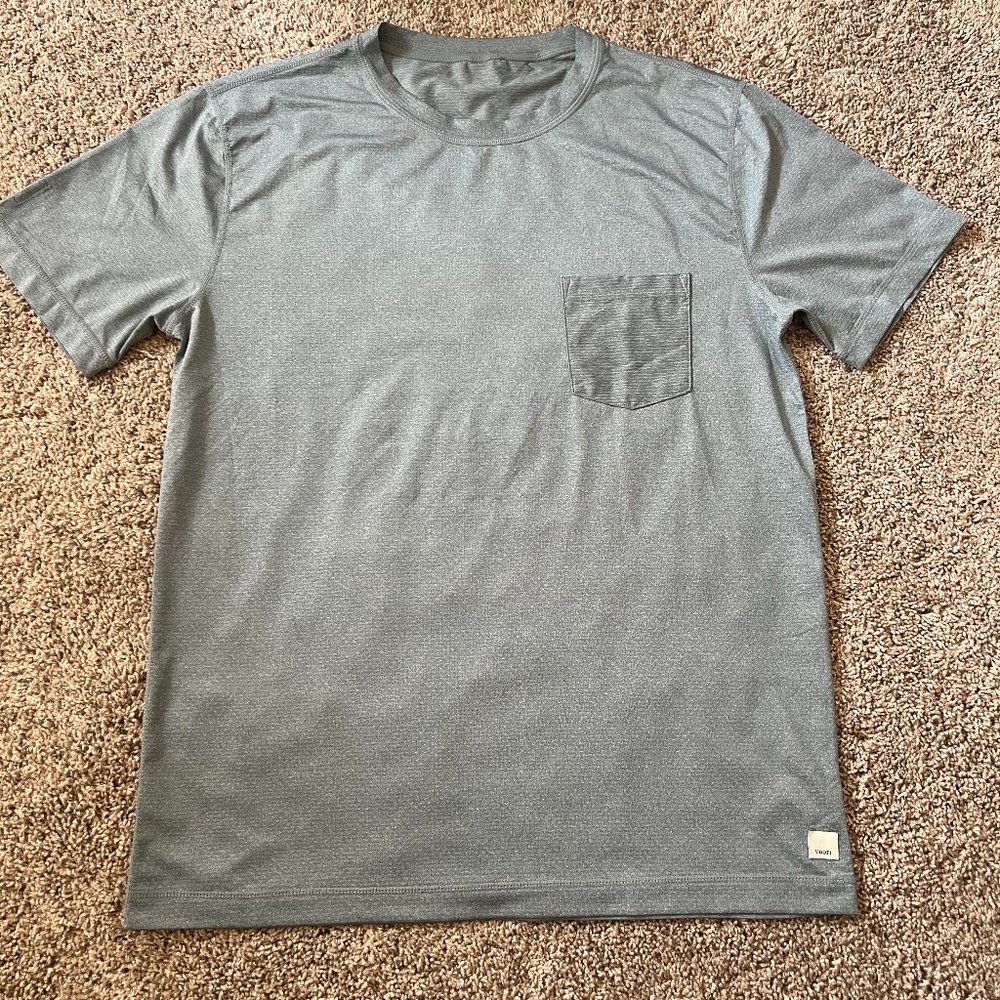 Vuori Men's performance pocket shirt size Medium